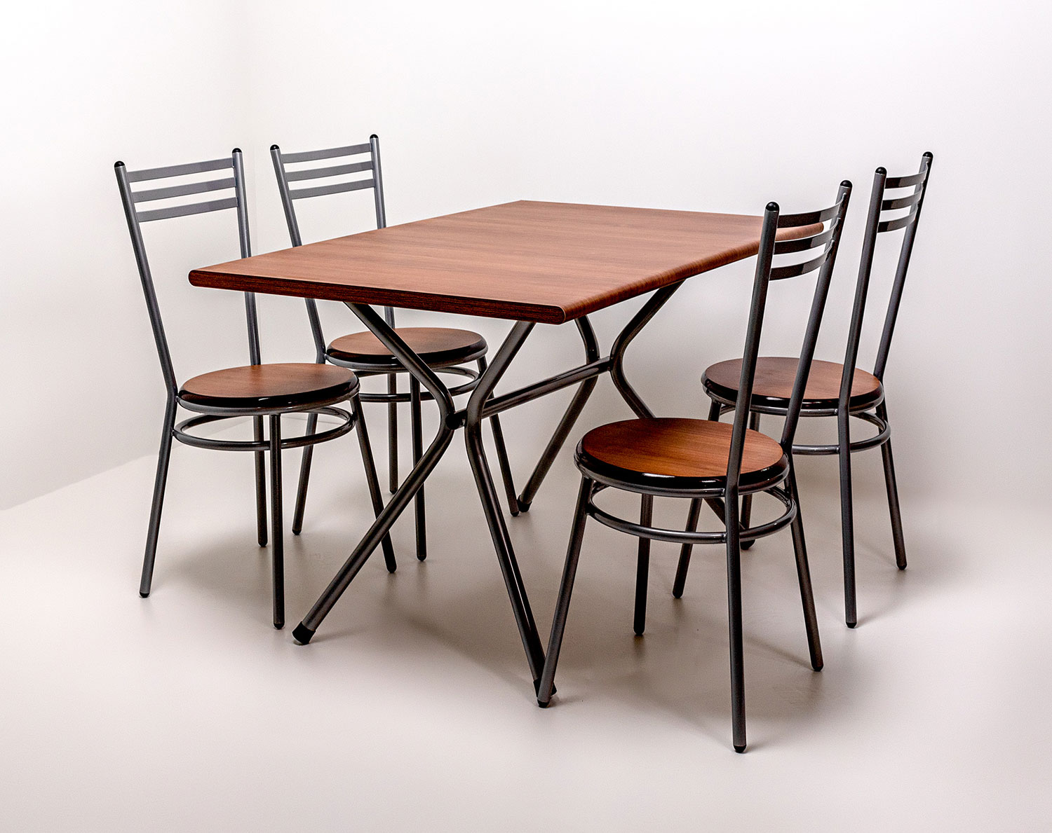 Conjunto Mesa e Cadeira 105