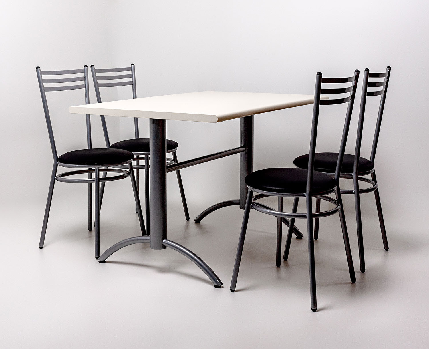 Conjunto Mesa e Cadeira 108